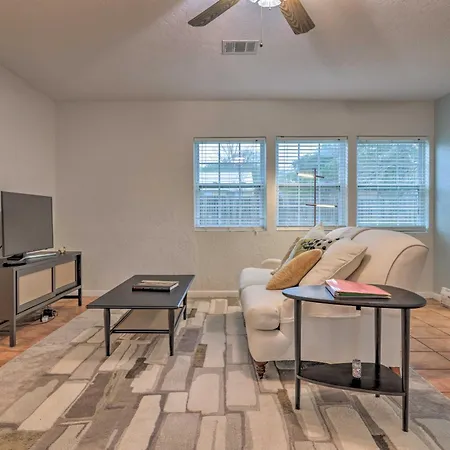 Lovely Wimberley Vacation Rental With Yard!